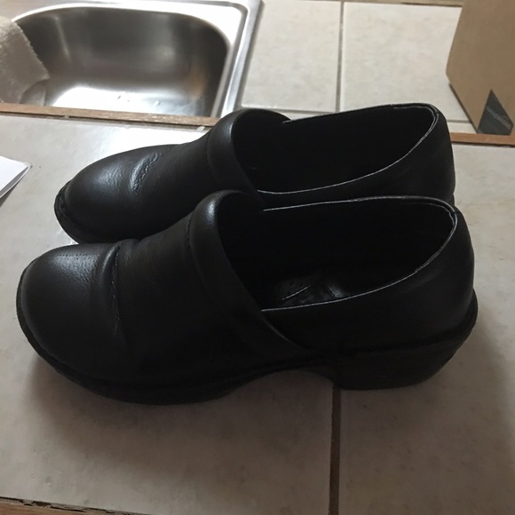 Clogs - Picture 3 of 4