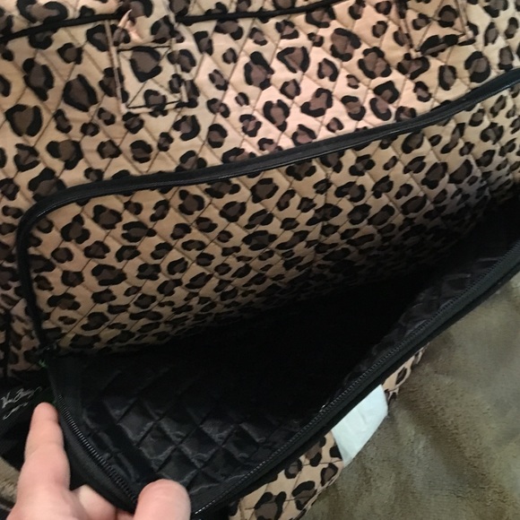 NWT! Vera Bradley Weekender in Leopard Chic - Picture 3 of 4