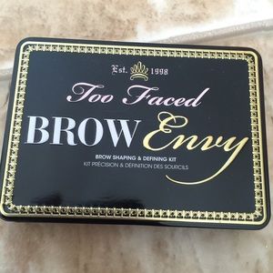 Brow Envy kit