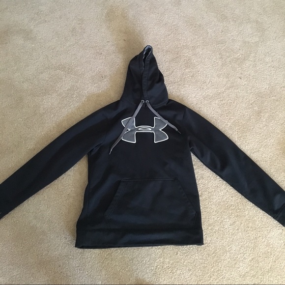 HUGE DEAL UNDER ARMOUR SWEATSHIRT