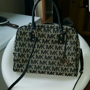 ****SOLD**** Authentic Michael Kors bag