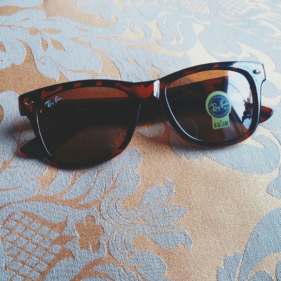 Not yet sold Authentic ray ban wayfarer sunnies - Picture 2 of 2