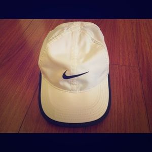 Women's Nike Featherlight Dri-Fit White Hat