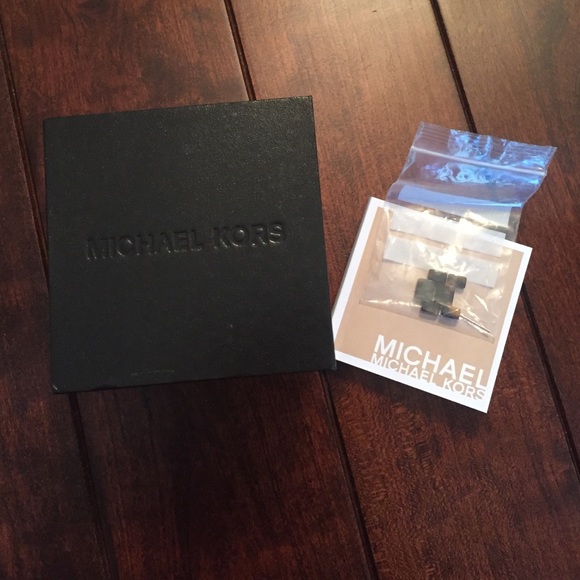 Michael Kors tortoise watch main image 4