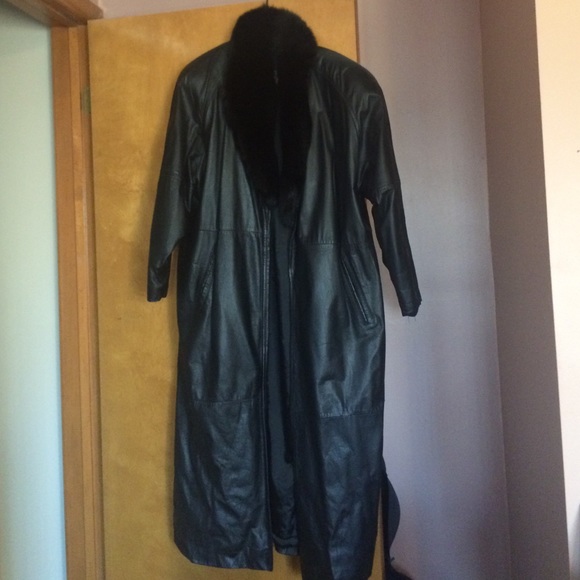 100% leather coat with 100% fox collar