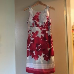 Sleeveless dress size 6