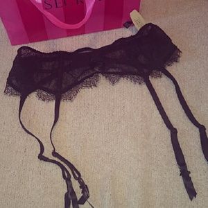 NEW Victoria's Secret Black Lace Garter Belt XS/S