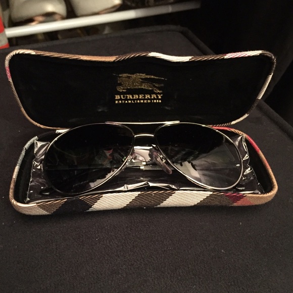 AUTH Burberry aviator sunglasses