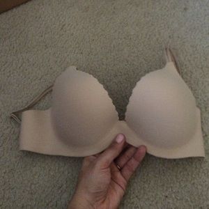 Victoria's Secret Angels embrace bra!