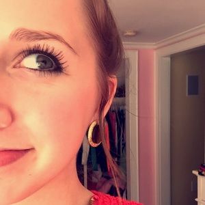 Meet your Posher, Avery