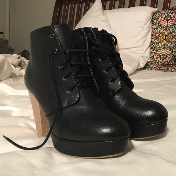 High heels boots - Picture 2 of 2