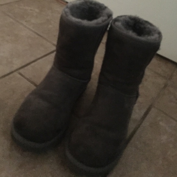 gray uggs - Picture 2 of 2
