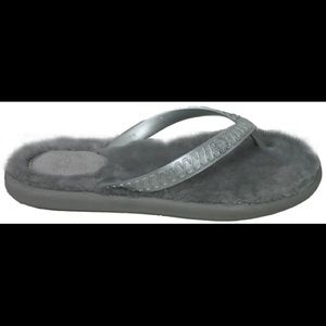 UGG Fluffie Sterling size 8