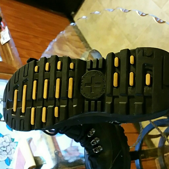 Dr. Martens NWOT - Picture 3 of 4