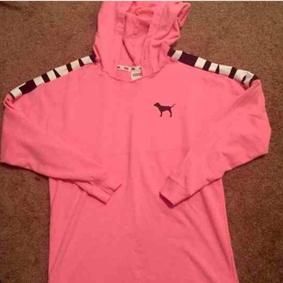 ADORABLE oversized VS hoodie!