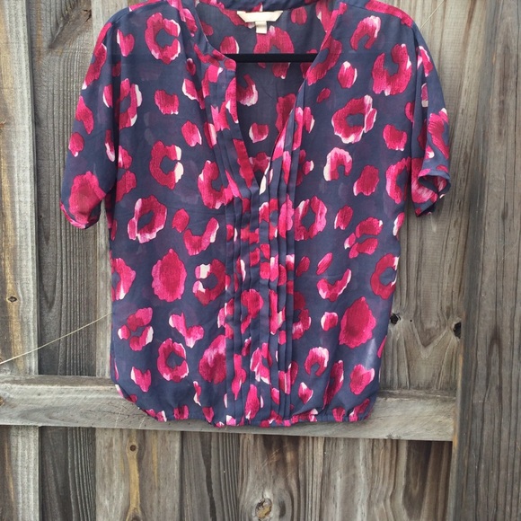 Sheer short sleeves blouse