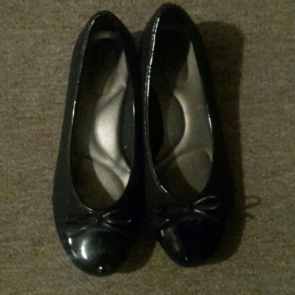 Adorable ballet flats