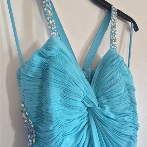 PROM DRESS - Picture 2 of 4