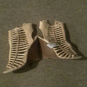 Cute caged wedge heels NWT