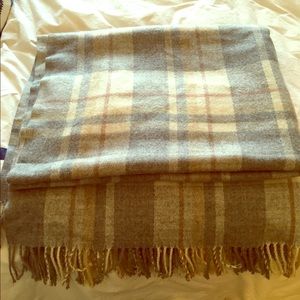 Oversized scarf, looks just like Burberry print