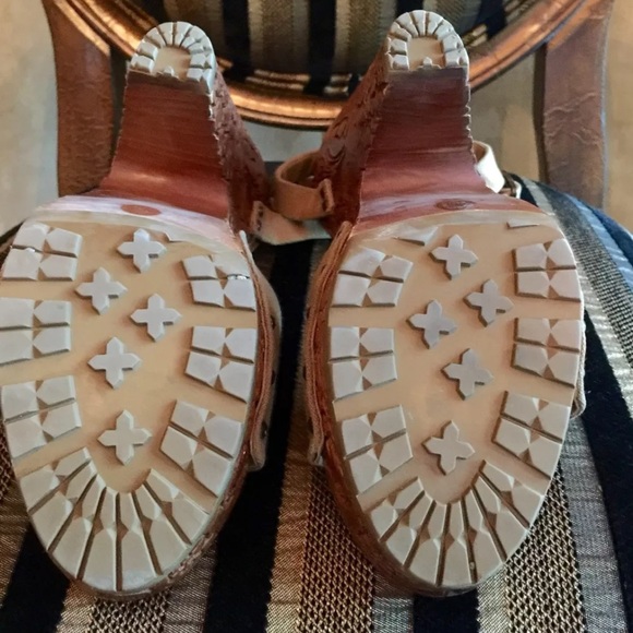 🌟SOLD🌟Stella McCartney runway wedge!!Msrp1100 - Picture 4 of 4