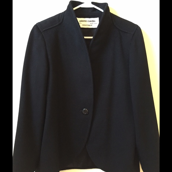 Elegant Vintage designer wool blazer.