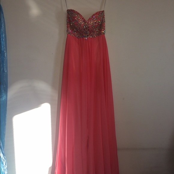 PROM DRESS - Picture 2 of 4