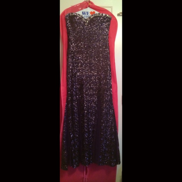 Prom dress - Picture 3 of 6