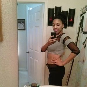 Meet your Posher, Lola