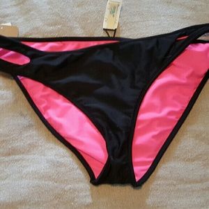 Reversible bikini bottom