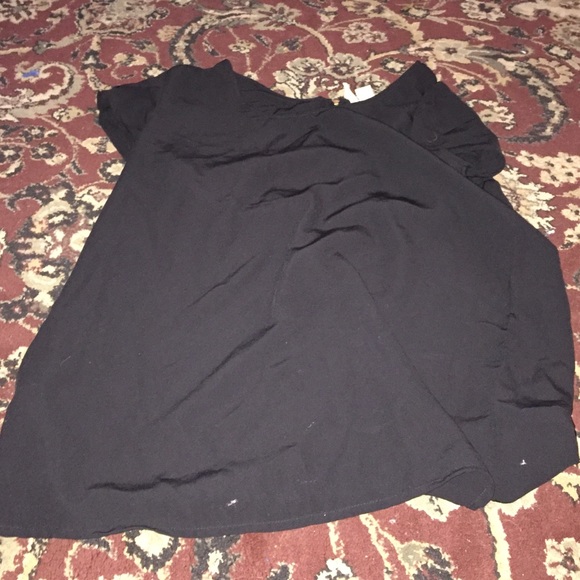 Size large black shirt