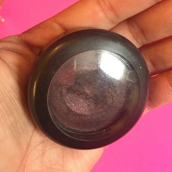 MAC cream colour base