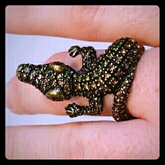 Alligator Animal Magnetism Ring