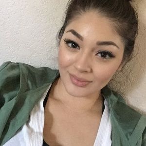 Meet your Posher, Mayra