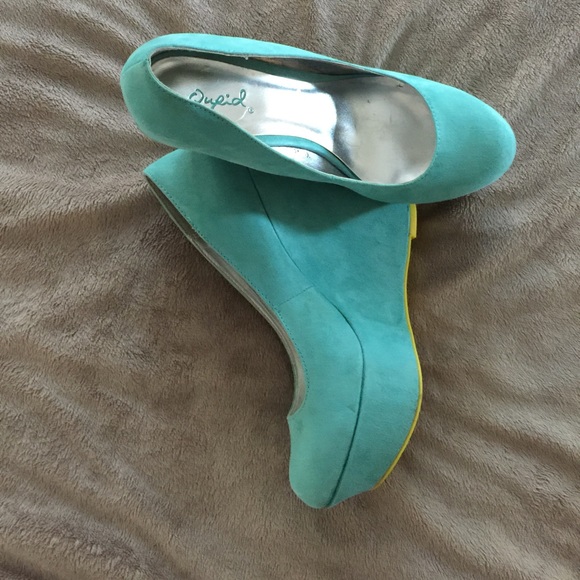 Teal wedges