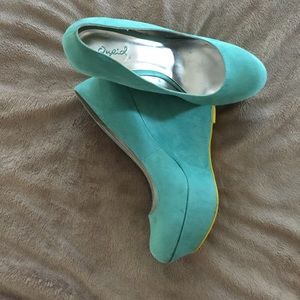 Teal wedges