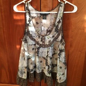 Sleeveless floral print blouse