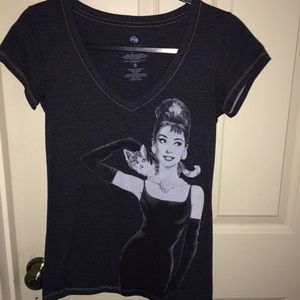 Audrey Hepburn v neck tee