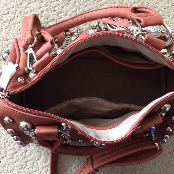 🎉3xHP🎉 Studded Alyssa bag! - Picture 3 of 3