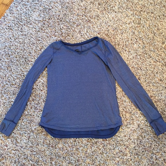 Size 8  long sleeve Lululemon run top.