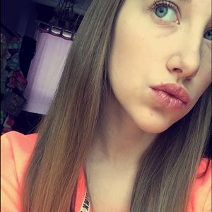 Meet your Posher, Amelia