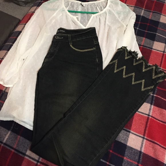 TRENDY DARK WASH JEANS 👖