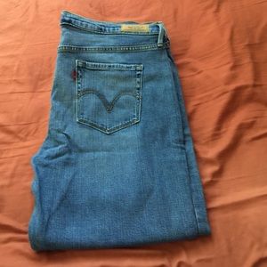 Levis boyfriend jean