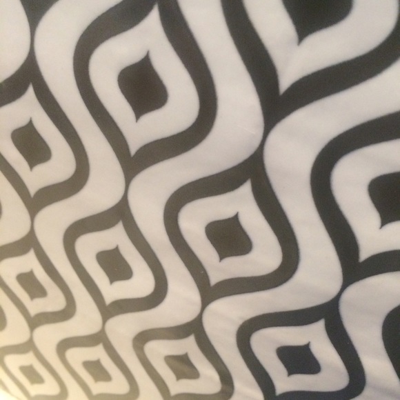 Meet your Posher, Vanessa - Picture 3 of 3