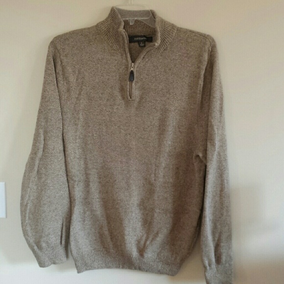 Men's 3/4 zip sweater.