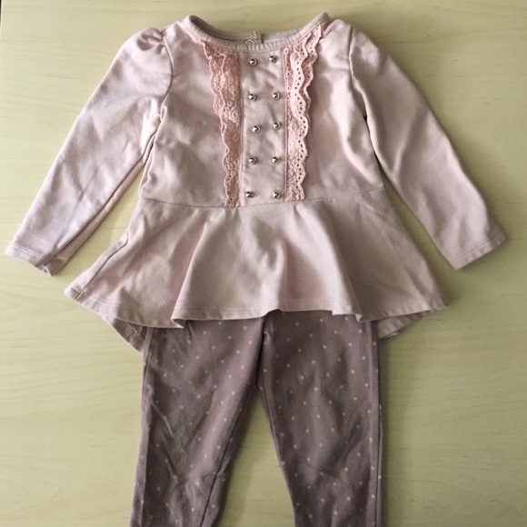 Trendy top and leggings