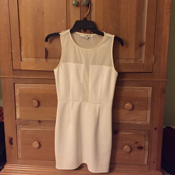 White body con dress