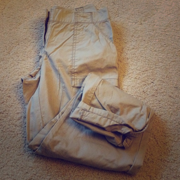 Khaki Cuffed Cropped Pant