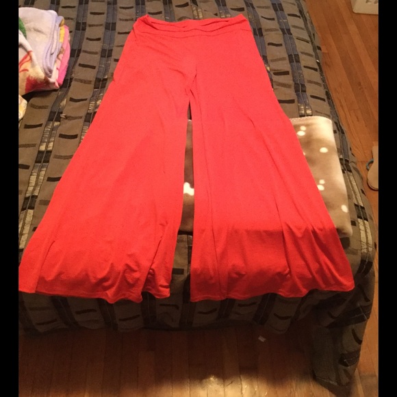 Orange extreme wide-leg pants!!