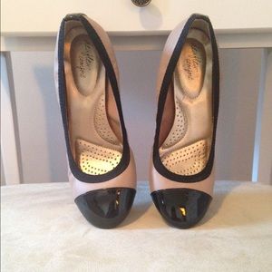 Black and creme flats